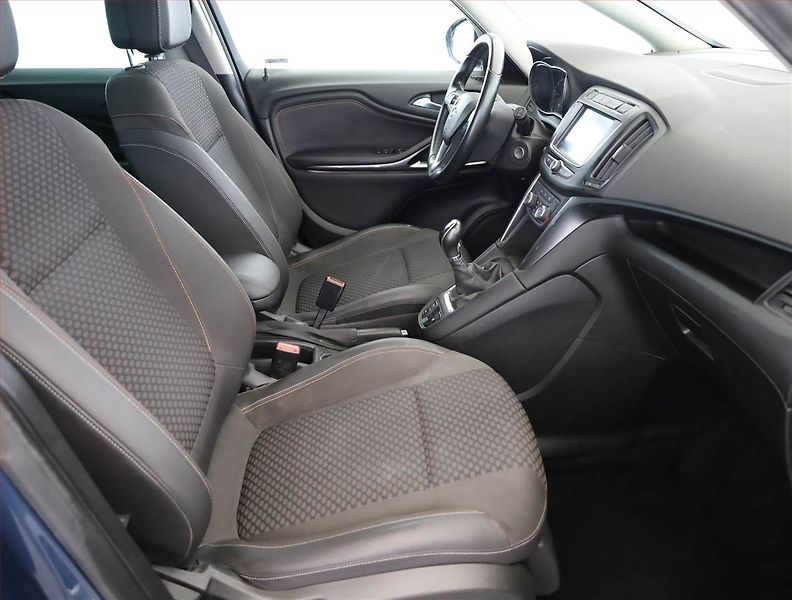 Opel Zafira (2017) 1.6 Turbo, 7 míst, ČR,1.maj - fotka 7 z 15