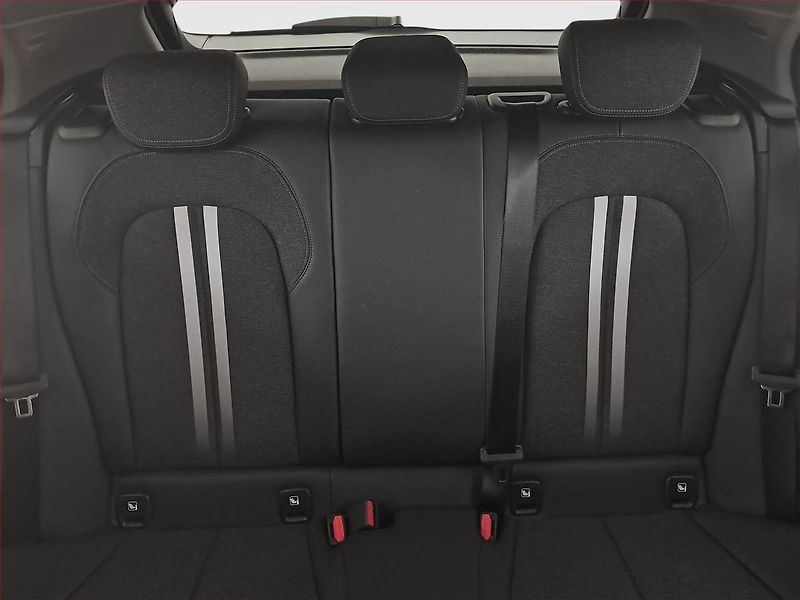 BMW Řada 1 (2023) M Sport 120i - fotka 10 z 24