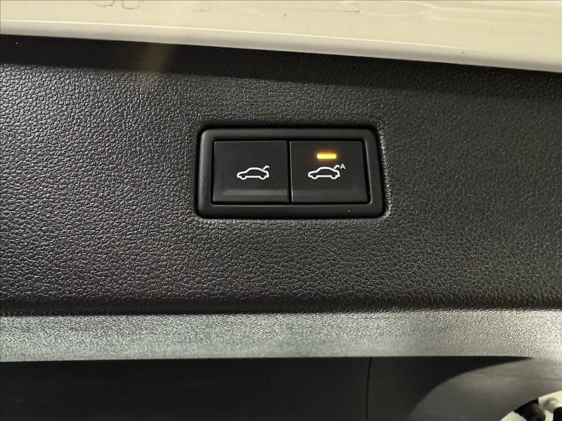 Volkswagen Tiguan Allspace R-LINE 140kW 4M HUD DCC LED - fotka 40 z 52