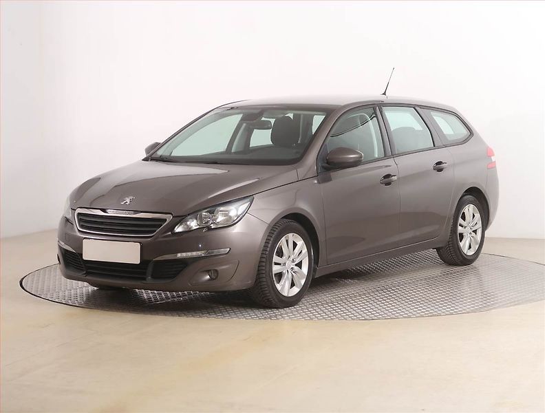 Peugeot 308 (2014) 1.6 e-HDi, Navi, Tempomat - fotka 2 z 18