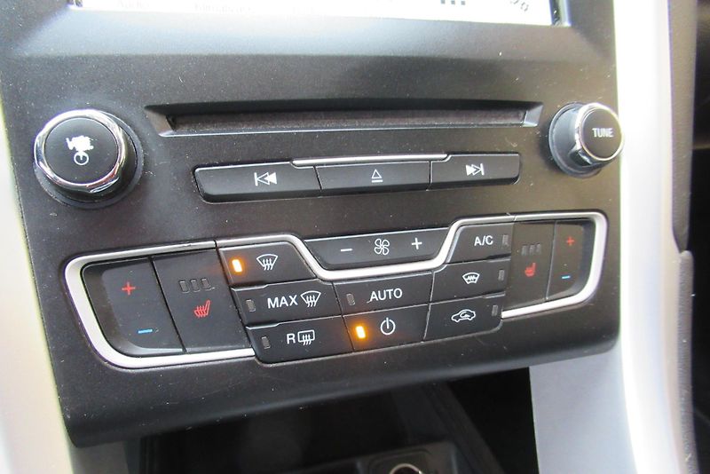 Ford Mondeo 2.0 TDCi AUT. KLIMA NAVIGACE - fotka 13 z 18