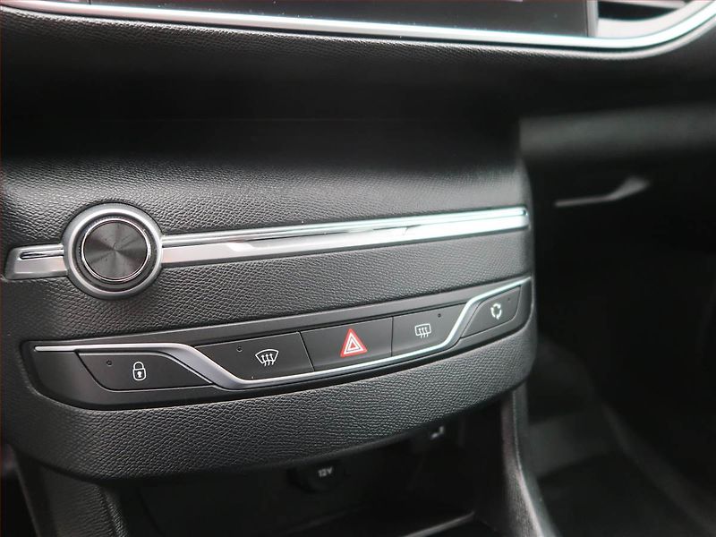 Peugeot 308 (2019) 1.2 PureTech, Serv.kniha, Navi - fotka 15 z 15