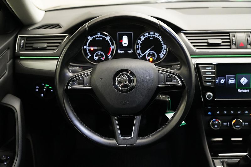 Škoda Superb - fotka 18 z 27