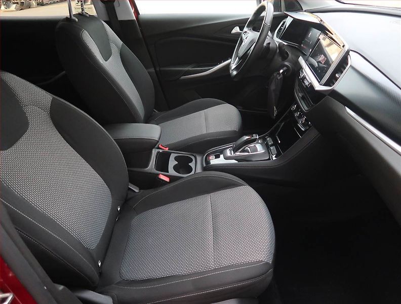 Opel Grandland X (2023) 1.2 Turbo, Automat, Serv.kniha - fotka 9 z 22