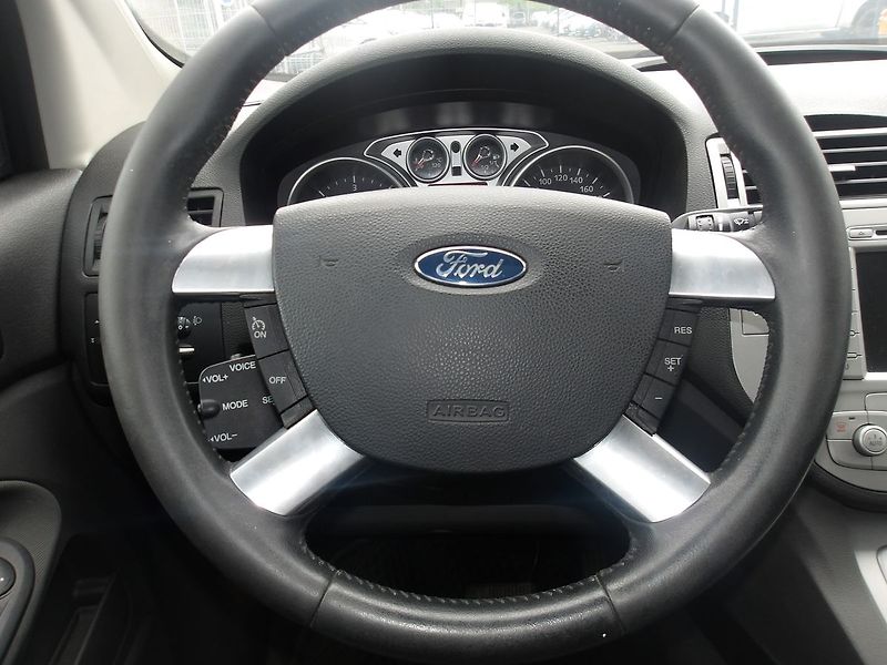 Ford Kuga 2,0TDCi TITANIUM Aut. 4x4! - fotka 17 z 44