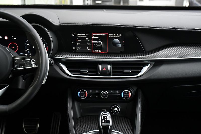 Alfa Romeo Stelvio 2.9V6 Bi-T.382 kW QUADRIFOGLIO - fotka 7 z 46