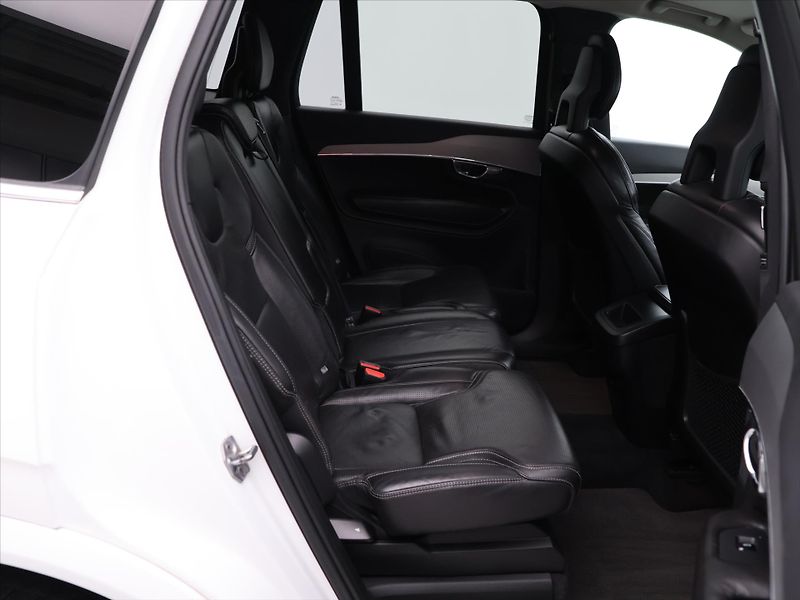 Volvo XC90 2,0 D 165 kW Inscription CZ - fotka 13 z 27