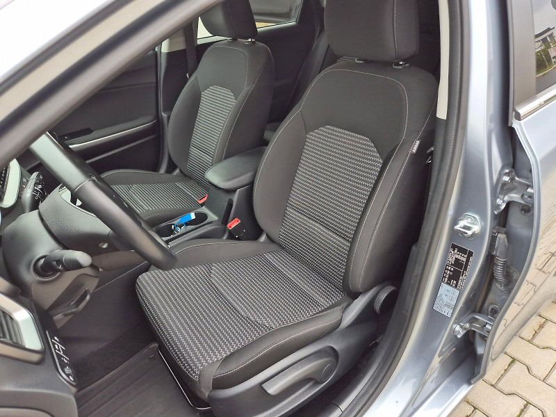 Kia Ceed (2025) SW TOP+Busines 1.5TGD-i 103kW - fotka 12 z 35