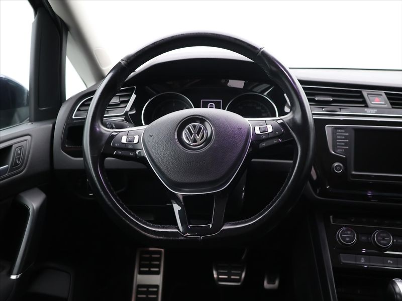 Volkswagen Touran 2,0 TDI 110kW DSG Sound 7-Míst - fotka 17 z 34