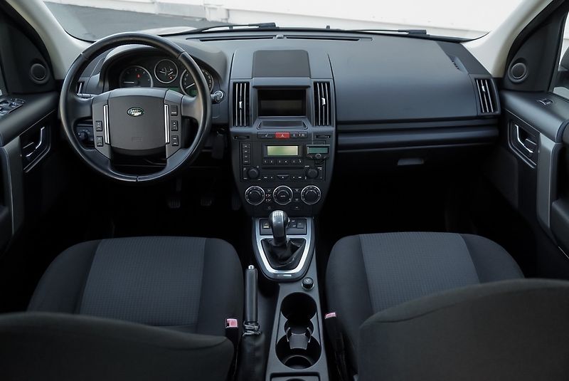 Land Rover Freelander 2.2 TD4 118kW PSA - fotka 17 z 30