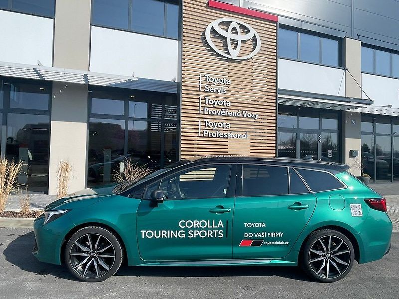 Toyota Corolla 1.8 Hybrid Automat GR Sport - fotka 8 z 28