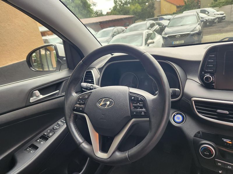 Hyundai Tucson 1.6-4x4-NAVI-KAMERA - fotka 15 z 20