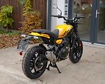 Royal Enfield (2026) Guerrilla 450 YELLOW RIBBON - náhled 12