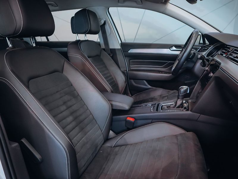 Volkswagen Passat 1.5 TSI 110 kW DSG Elegance - fotka 24 z 28