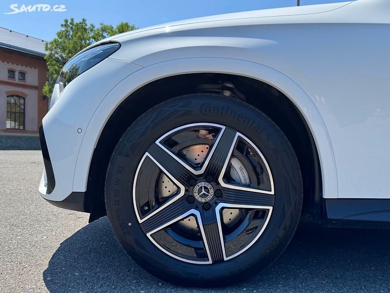 Mercedes-Benz GLC 220d 4MATIC AMG - fotka 12 z 48