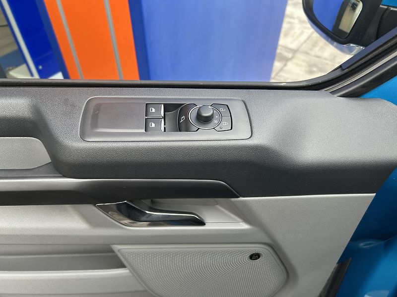Ford Tourneo Custom Titanium X L2 SPACÍ VESTAVBA - fotka 23 z 42