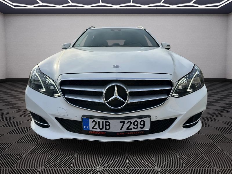 Mercedes-Benz Třídy E (2016) 220Cdi Avantgarde 9G-Tronic - fotka 2 z 25