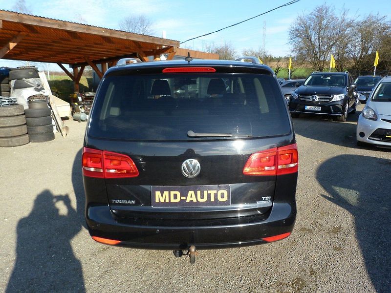 Volkswagen Touran 1.2 tsi Highline - fotka 6 z 19