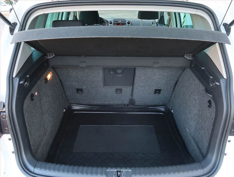 Volkswagen Tiguan (2010) 2.0 TDI, 4X4, ČR,1.maj - fotka 13 z 21