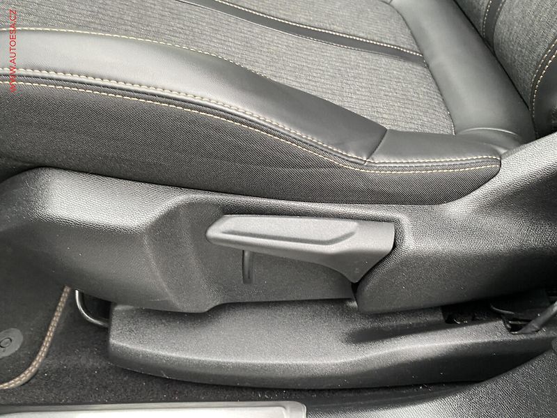 Peugeot 5008 (2018) 1.5 HDi, GT Line - fotka 14 z 18