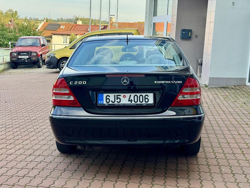 Mercedes-Benz Třídy C (2005) 200 kompressor - fotka 6 z 11