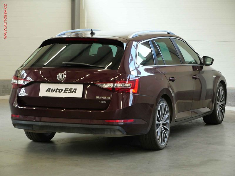 Škoda Superb (2015) 2.0TDi 4x4, ČR, L&K, DSG - fotka 4 z 19