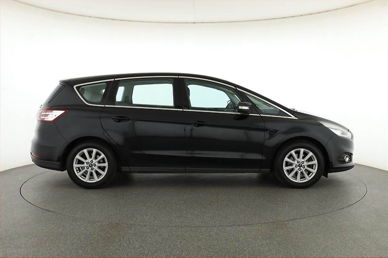 Ford S-MAX (2016) 2.0 TDCi, Automat, Serv.kniha - fotka 6 z 19