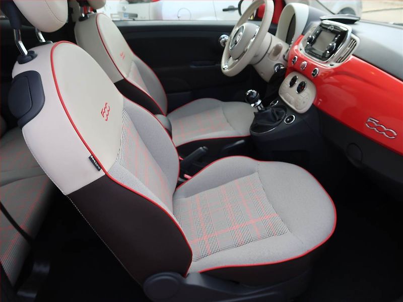 Fiat 500 (2017) 1.2, Serv.kniha, Park. senzory - fotka 9 z 16