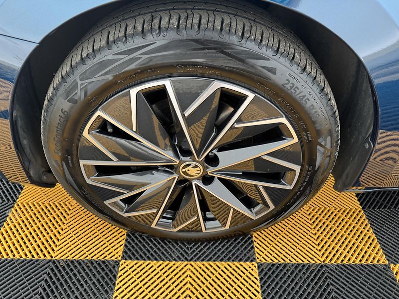 Škoda Superb 1.4tsi*Plug-In*160kw*L&K*PANO* - fotka 21 z 44