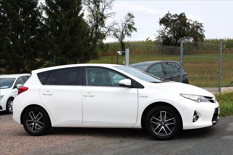 Toyota Auris 1,8 HYBRID KAMERA, SERVISKA - fotka 7 z 34