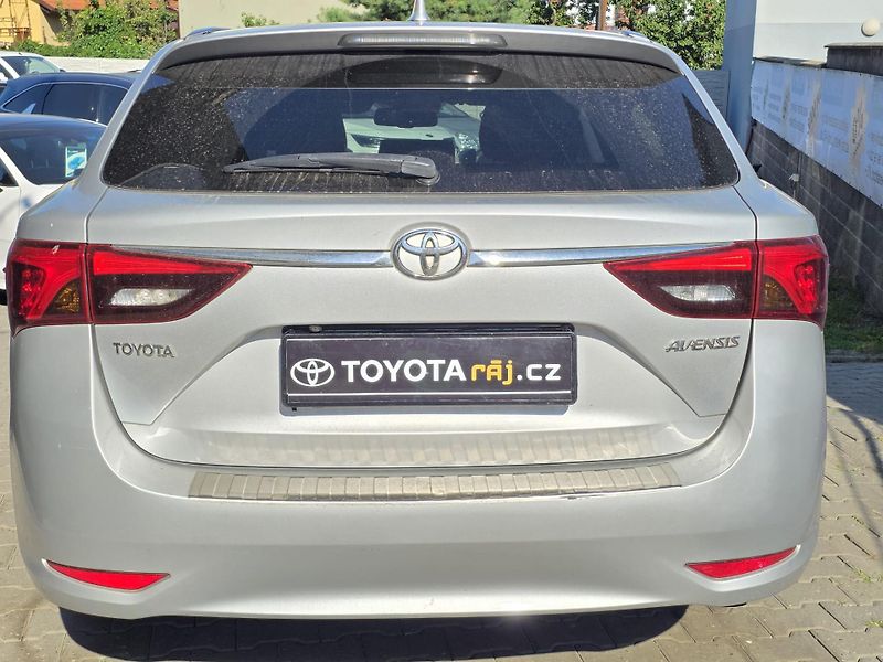 Toyota Avensis 2.0-AUT.KLIMA-KAMERA-TEMPOMAT - fotka 6 z 13