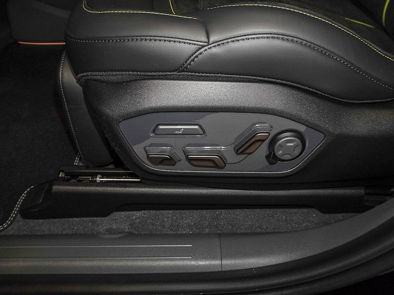 Kia EV9 GT AWD Panorama 6 míst - fotka 13 z 17