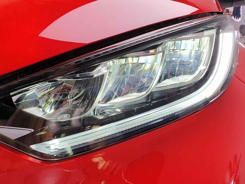 Toyotu Yaris jsme si prohlédli ve starém plynojemu v Amsterdamu.