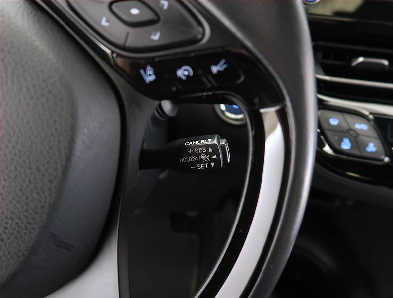 Toyota C-HR (2022) Dynamic 1.8 Hybrid, digi klima - fotka 20 z 22