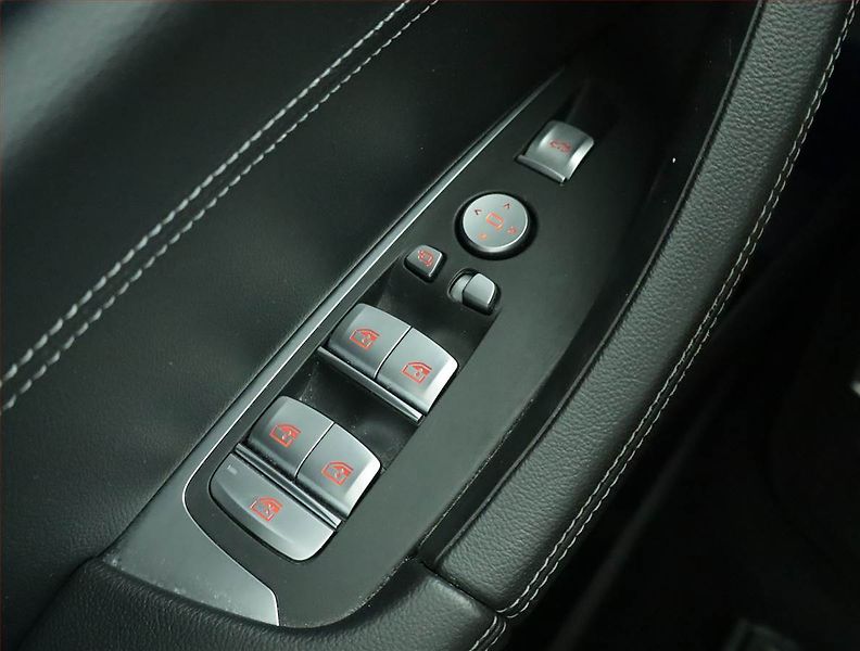 BMW iX3 (2021) 80 kWh, SoH 97% - fotka 19 z 21