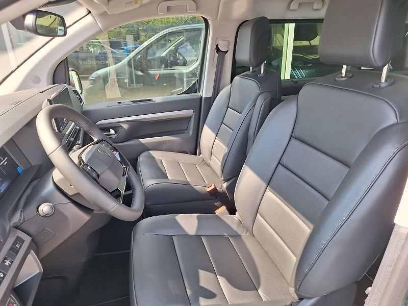 Peugeot Traveller (2025) ALLURE Long 2.2 BHDi 180k EAT8 - fotka 11 z 22