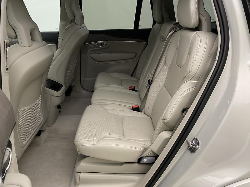 Volvo XC90 B5 AWD INSCRIPTION REZERVACE - fotka 5 z 54