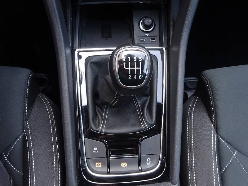 Škoda Karoq (2022) 1,5 TSi/110kW  Sportline Plus - fotka 17 z 29