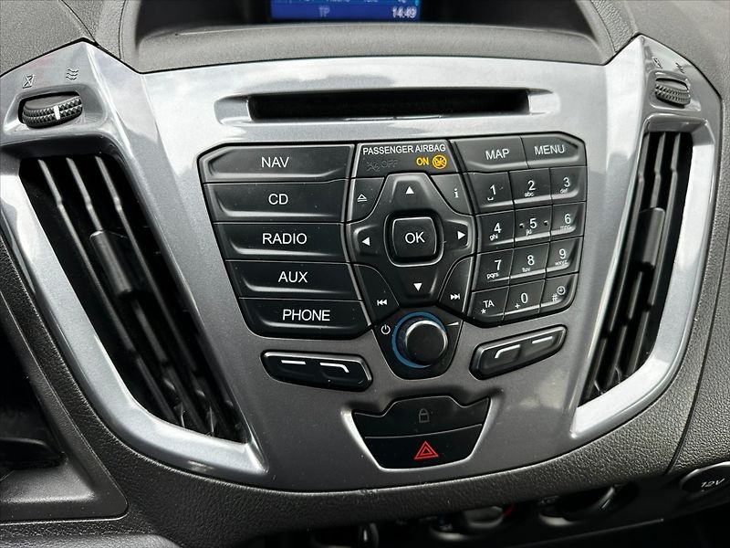 Ford Tourneo Custom 2,0 TDCi 96kW-CZ-DPH-SERVIS!! - fotka 29 z 45