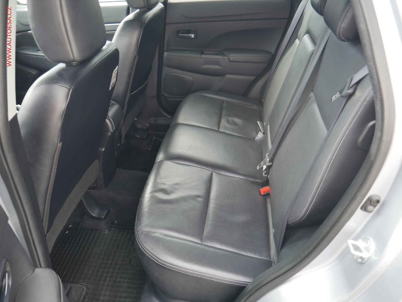 Mitsubishi ASX (2011) 1.8 DI-D, AC, park. kamera - fotka 10 z 26