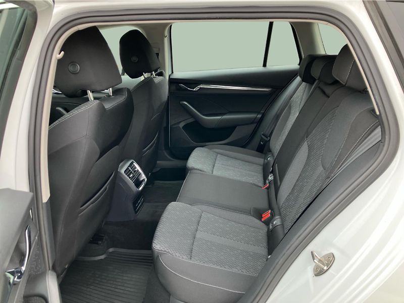 Škoda Octavia 2.0 TDI 110 kW STYLE - fotka 12 z 30