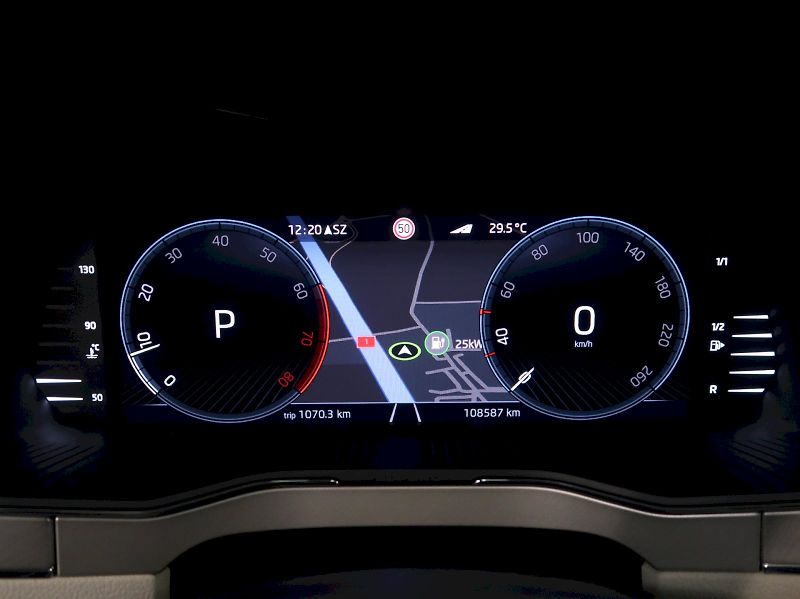 Škoda Superb (2022) LAURIN&KLEMENT 2.0TSI 140KW DS - fotka 20 z 49