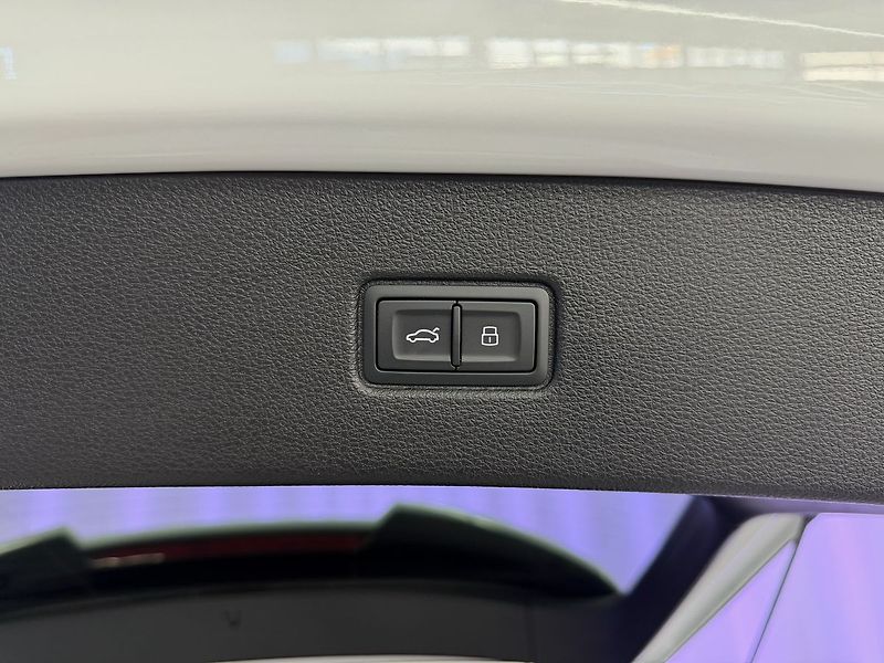 Audi Q7 60 TFSI e QUATTRO HYBRID  S-LI - fotka 34 z 35