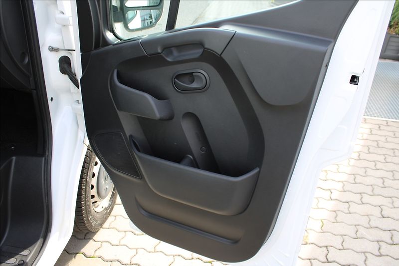 Renault Master 2,3 1. majitel CZ DPH - fotka 12 z 21