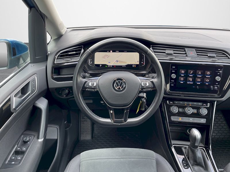 Volkswagen Touran (2022) 1.5 TSI 110 kW DSG Highline - fotka 6 z 35