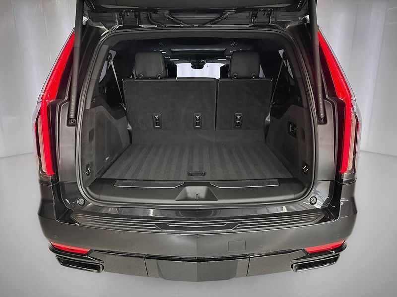 Cadillac Escalade 6.2 V8 AWD ESV SPORT PLATINUM, - fotka 38 z 40
