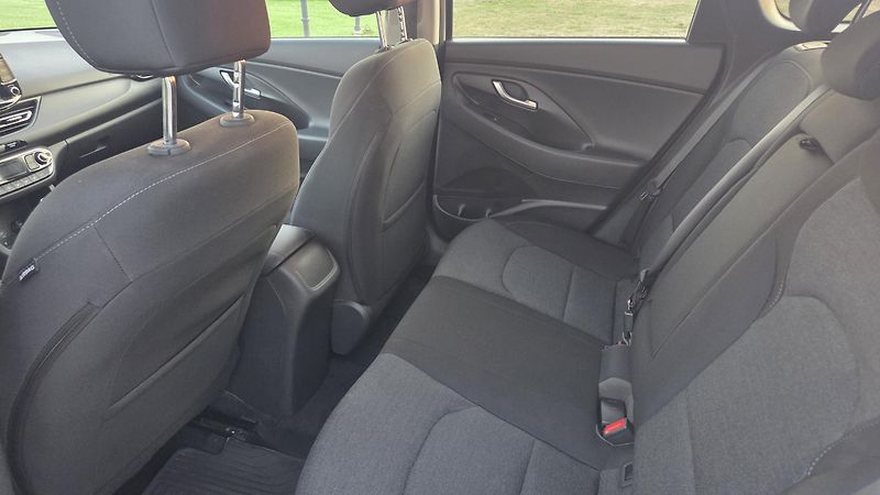 Hyundai i30 (2022) 1.5T-GDI, 118 kW, Smart,CZ,DPH - fotka 14 z 30
