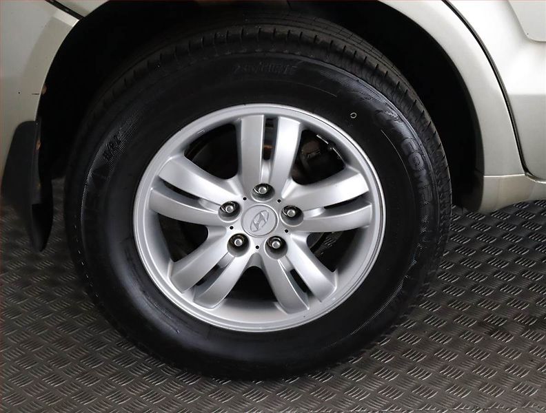 Hyundai Tucson (2009) 2.0 CRDi, 4X4 - fotka 15 z 17