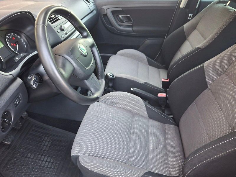 Škoda Fabia (2011) Sport 1,2TSi 63kW - fotka 6 z 28