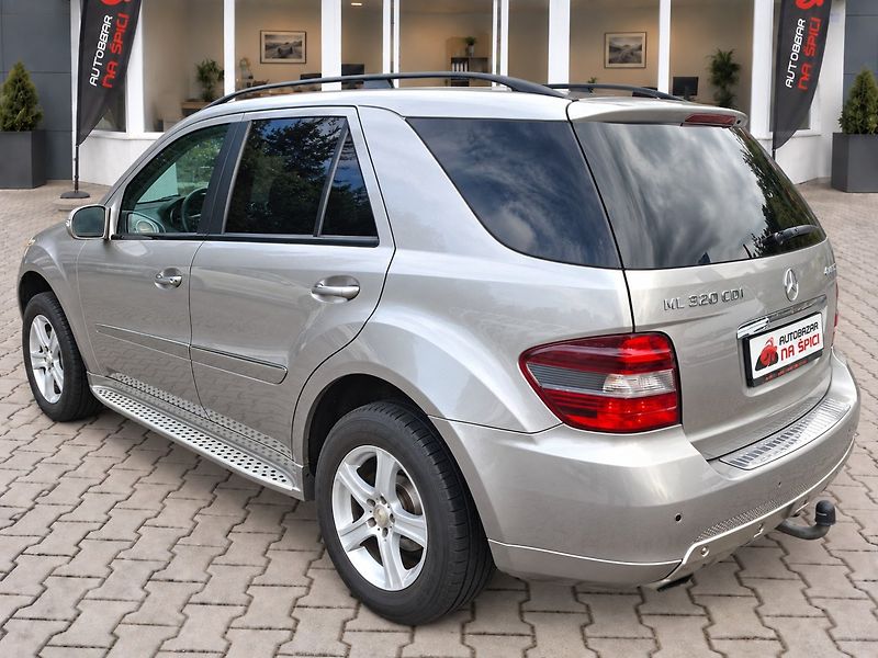 Mercedes-Benz Třídy M (2007) 320CDI 165kW 4MATIC - fotka 6 z 27